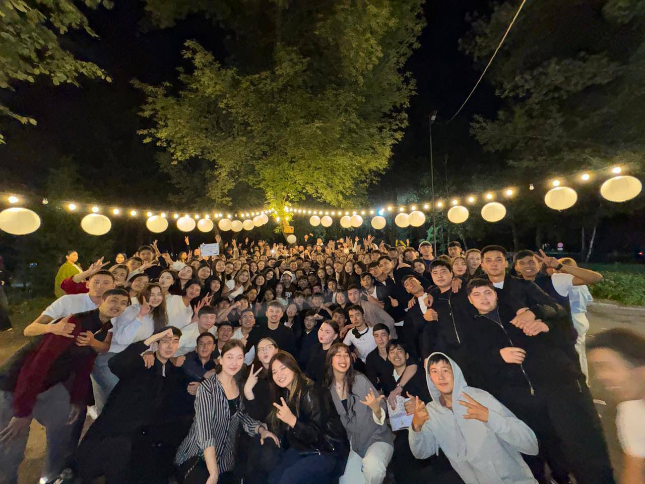 On September 7, 2nd year students of the Faculty of Geography and Nature Management held an event "Balmuzdaq party" in front of student house No. 4. The event was attended by over 400 students who were given free ice cream.